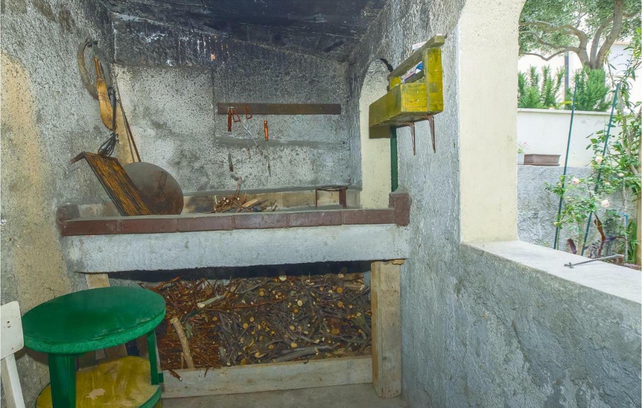 Lovely Apartment In Omis With Kitchenette ภายนอก รูปภาพ